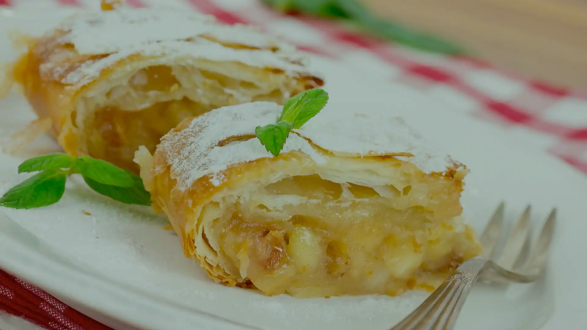 Apfelstrudel im Gasthof Drei Tannen in Moosburg genießen!
