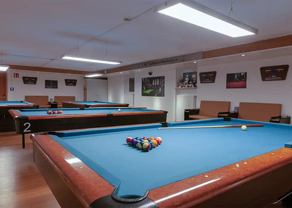 Pool Billard Tische im Billardraum in Moosburg im Gasthof Drei Tannen